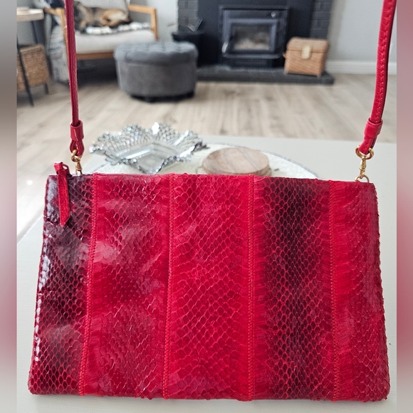 Red Snakeskin Pattern Convertable Clutch - Picture 2 of 9
